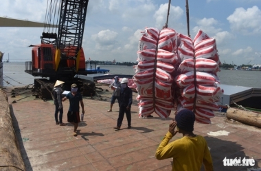 14-tau-cho-54000-tan-gao-da-roi-cang-my-thoi-di-cac-nuoc